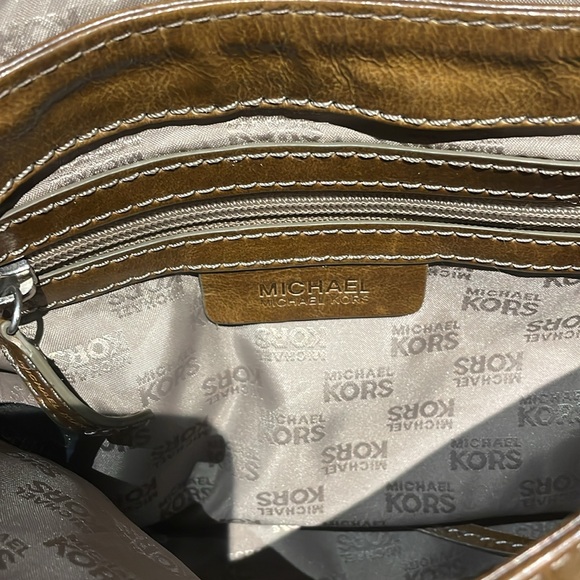 Michael Kors leather crossbody - Picture 5 of 7